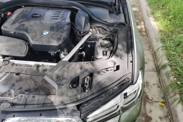 Used BMW 5 Series 2021 525Li M Sport Package Engine Bay Left