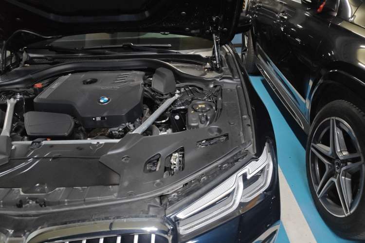Used BMW 5 Series 2021 525i M Sport Package Engine Bay Left