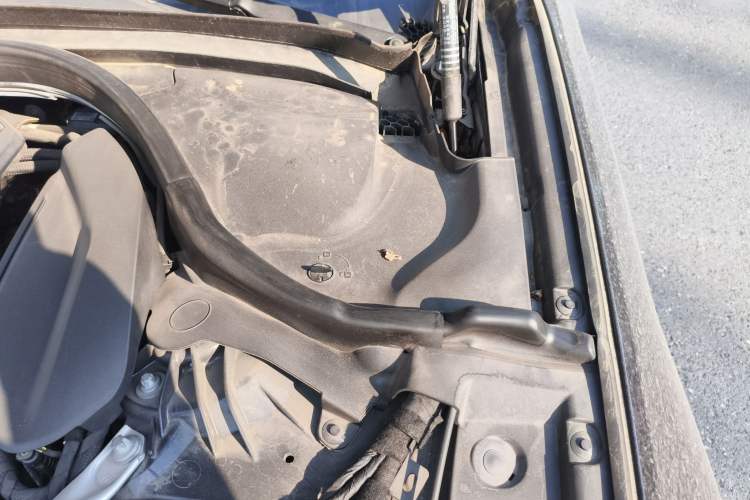 Used BMW 5 Series 2021 525Li M Sport Package Engine Bay Left