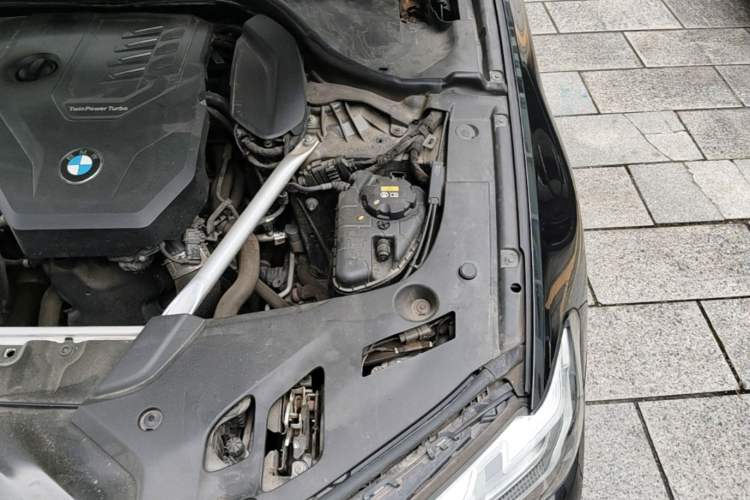 Used BMW 5 Series 2021 525Li Luxury Package Engine Bay Left