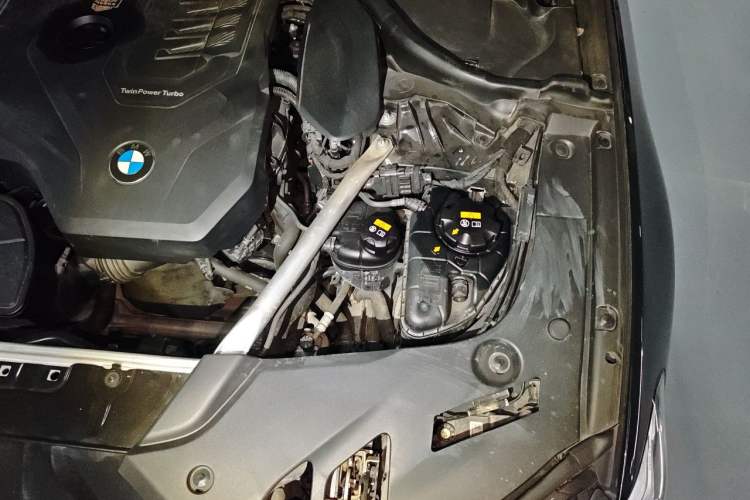 Used BMW 5 Series 2021 530Li Leading Model M Sport Package Engine Bay Left