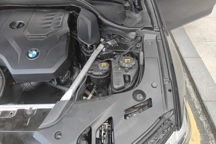 Used BMW 5 Series 2021 530Li Luxury Edition M Sport Package Engine Bay Left