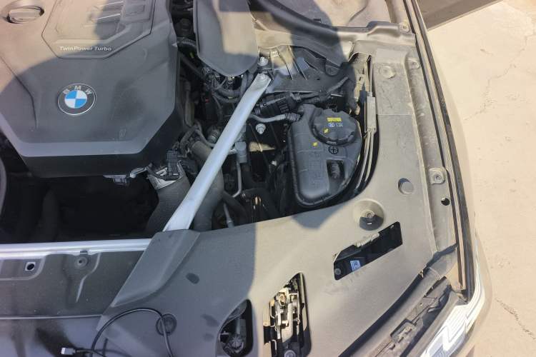 Used BMW 5 Series 2021 525Li M Sport Package Engine Bay Left