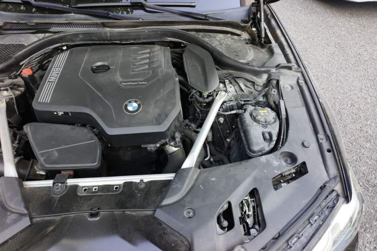 Used BMW 5 Series 2021 525Li Luxury Package Engine Bay Left