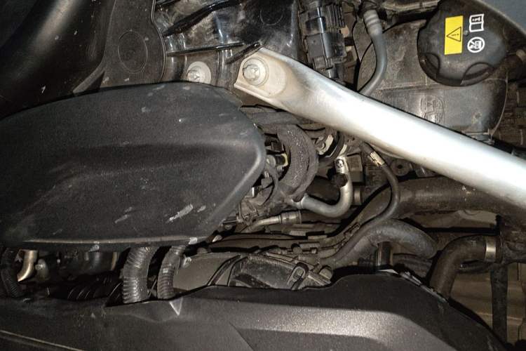 Used BMW 5 Series 2021 530Li Leading Model M Sport Package Engine Bay Left