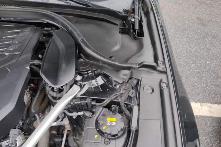 Used BMW 5 Series 2021 525Li Luxury Package Engine Bay Left
