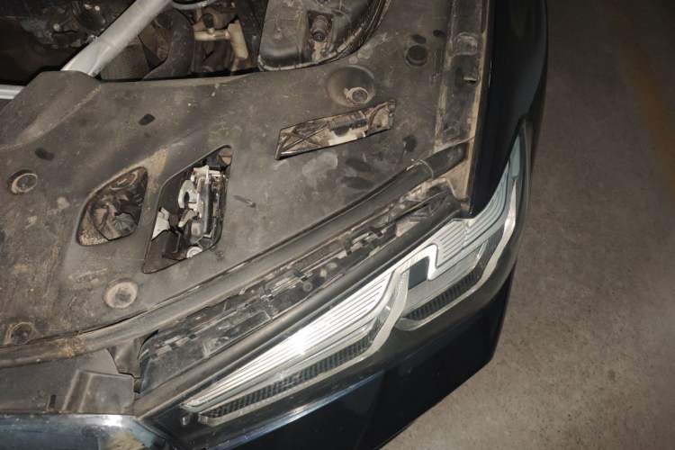 Used BMW 5 Series 2021 525Li M Sport Package Engine Bay Left