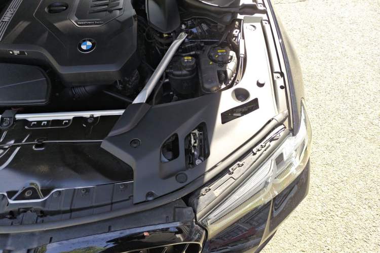 Used BMW 5 Series 2021 530Li Luxury Edition M Sport Package Engine Bay Left