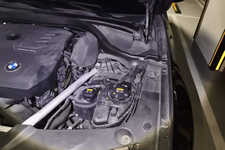 Used BMW 5 Series 2021 530Li Leading Model M Sport Package Engine Bay Left