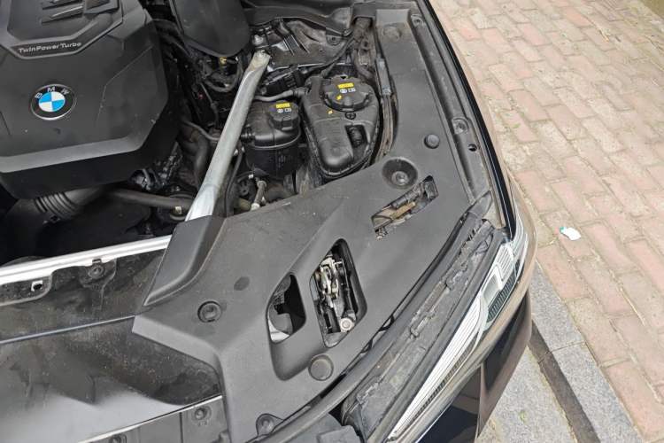 Used BMW 5 Series 2021 530Li Leading Model M Sport Package Engine Bay Left