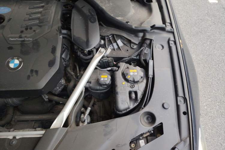 Used BMW 5 Series 2021 530Li Leading Luxury Package Engine Bay Left