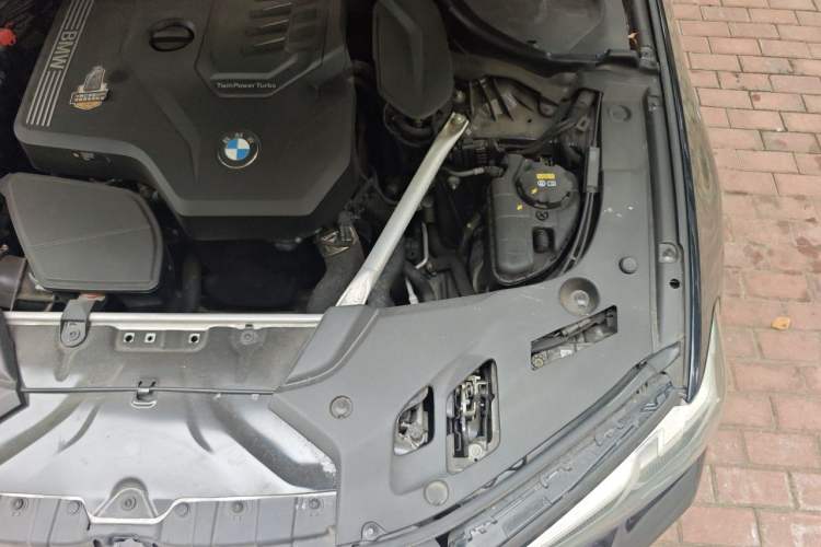 Used BMW 5 Series 2021 525Li M Sport Package Engine Bay Left