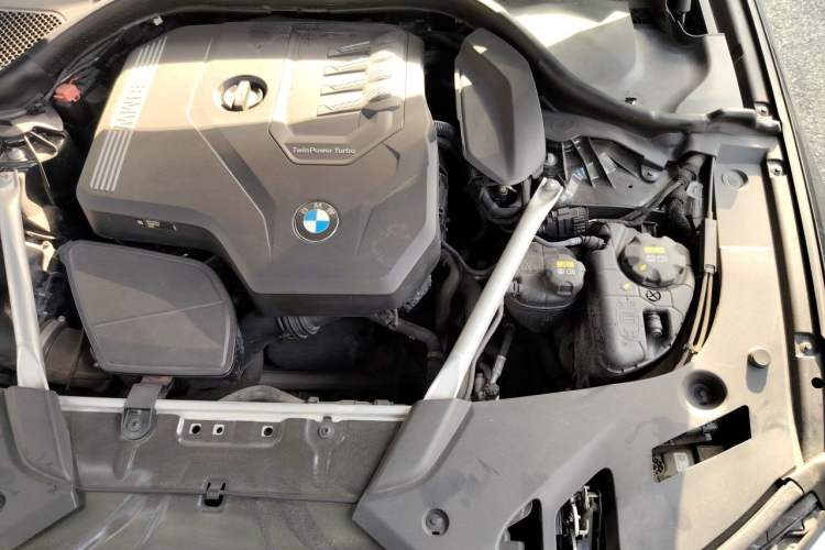 Used BMW 5 Series 2021 530Li Luxury Edition M Sport Package Engine Bay Left