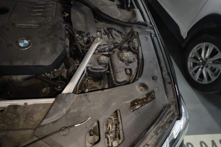 Used BMW 5 Series 2021 530Li Leading Model M Sport Package Engine Bay Left