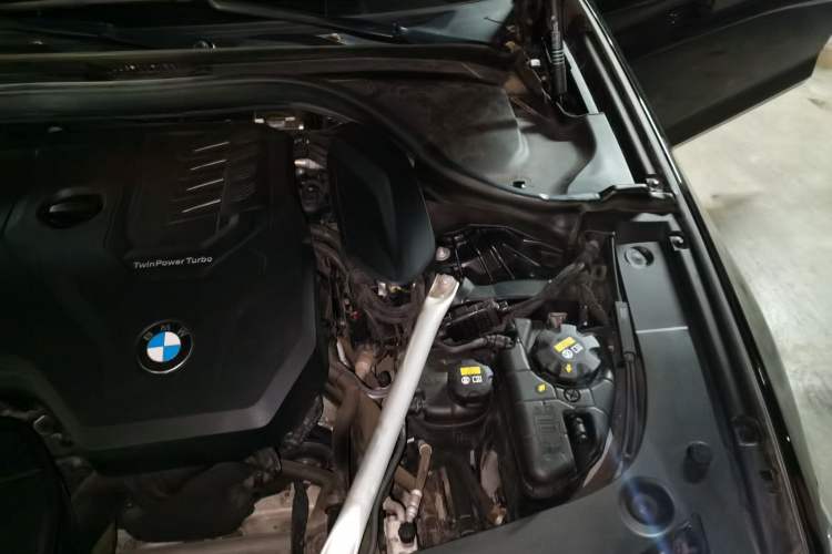 Used BMW 5 Series 2021 530Li Luxury Edition Premium Package Engine Bay Left