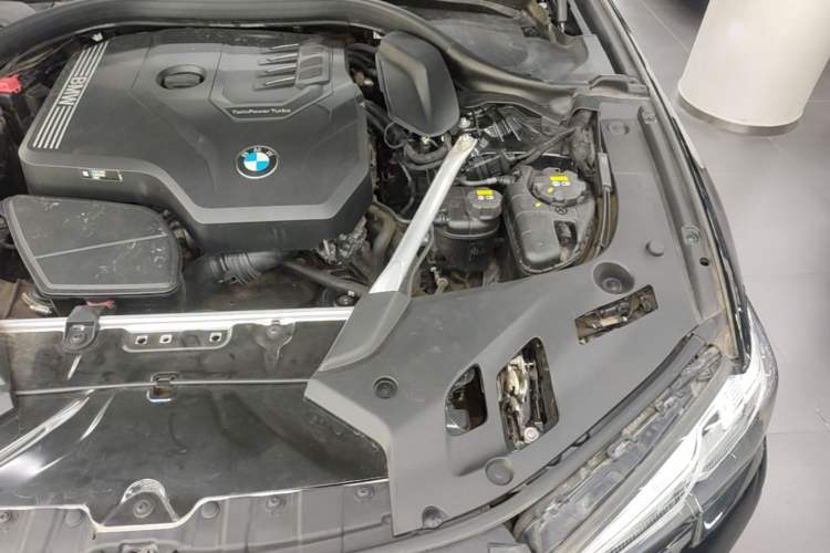 Used BMW 5 Series 2021 530Li Leading Luxury Package Engine Bay Left