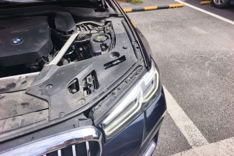 Used BMW 5 Series 2021 525i M Sport Package Engine Bay Left