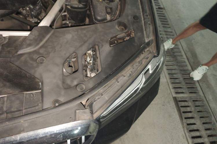 Used BMW 5 Series 2021 530Li Leading Model M Sport Package Engine Bay Left
