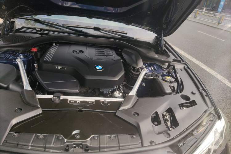 Used BMW 5 Series 2021 525Li M Sport Package Engine Bay Left