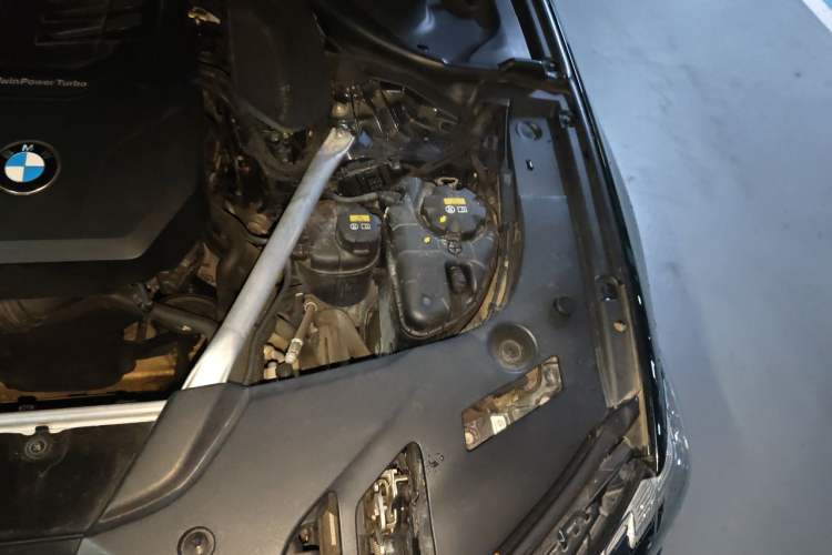 Used BMW 5 Series 2021 530Li Luxury Edition Premium Package Engine Bay Left