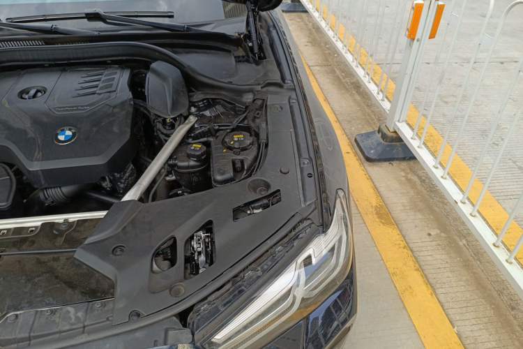 Used BMW 5 Series 2021 530Li Luxury Edition M Sport Package Engine Bay Left
