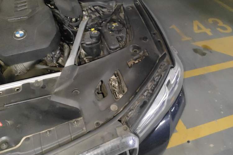 Used BMW 5 Series 2021 530Li Leading Model M Sport Package Engine Bay Left