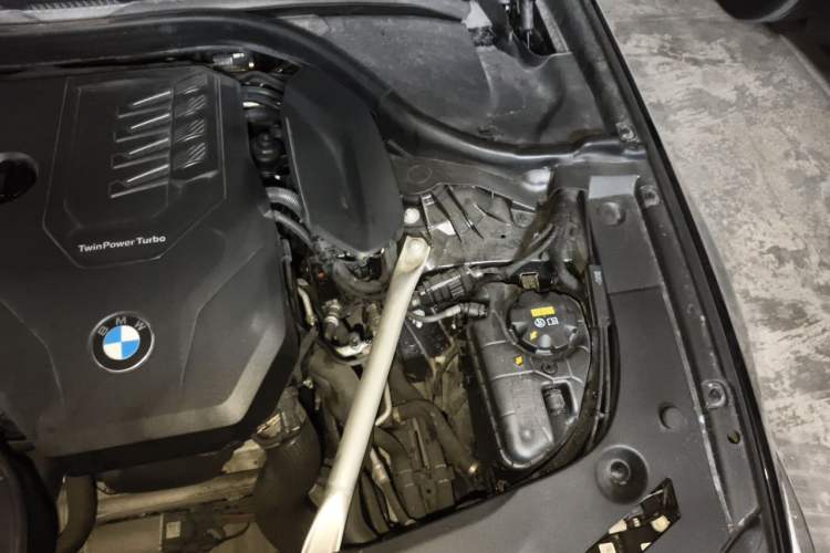 Used BMW 5 Series 2021 525Li Luxury Package Engine Bay Left