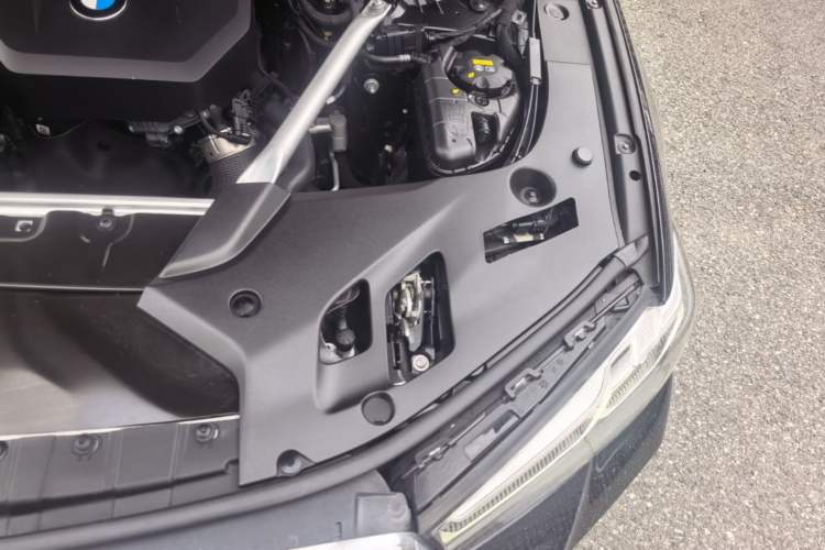Used BMW 5 Series 2021 525Li M Sport Package Engine Bay Left