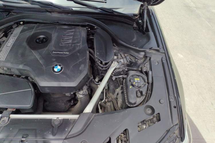 Used BMW 5 Series 2021 525i M Sport Package Engine Bay Left