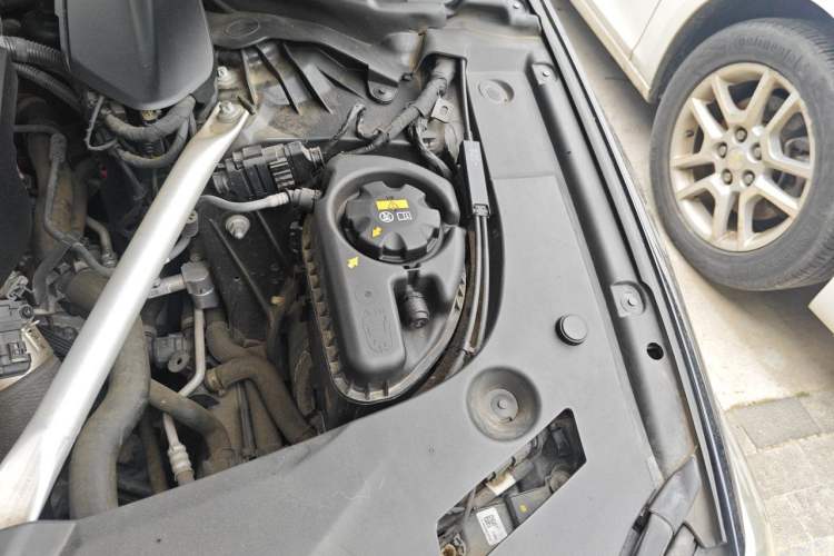 Used BMW 5 Series 2021 525i M Sport Package Engine Bay Left