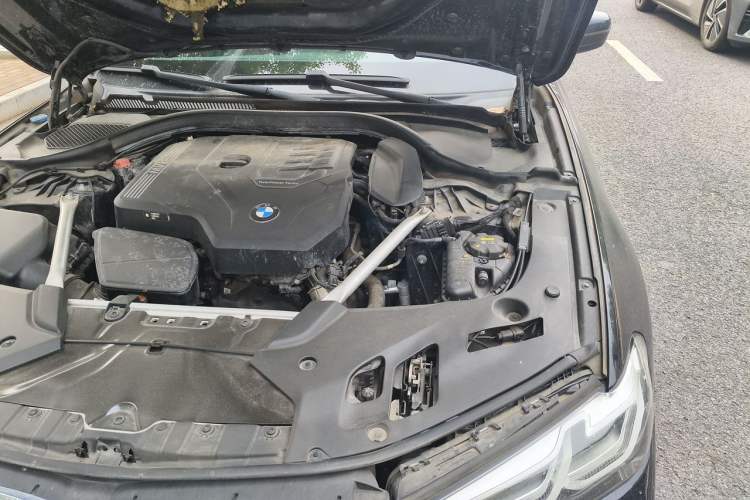 Used BMW 5 Series 2021 525Li M Sport Package Engine Bay Left