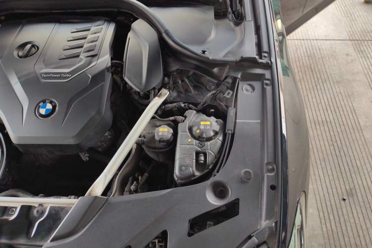 Used BMW 5 Series 2021 530Li Luxury Edition M Sport Package Engine Bay Left