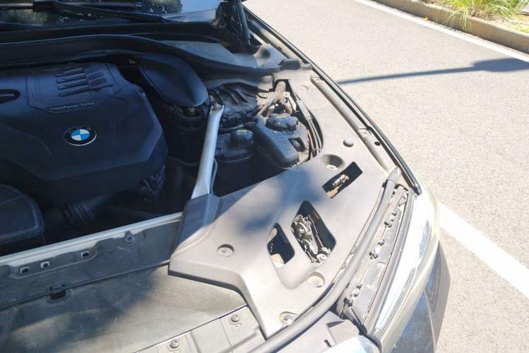 Used BMW 5 Series 2021 530Li Luxury Edition M Sport Package Engine Bay Left