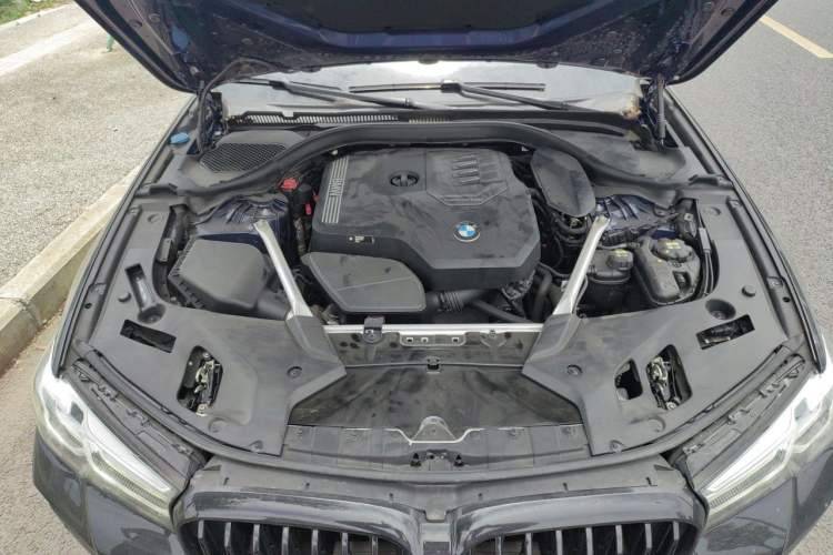 Used BMW 5 Series 2021 530Li Leading Model M Sport Package Engine Bay
