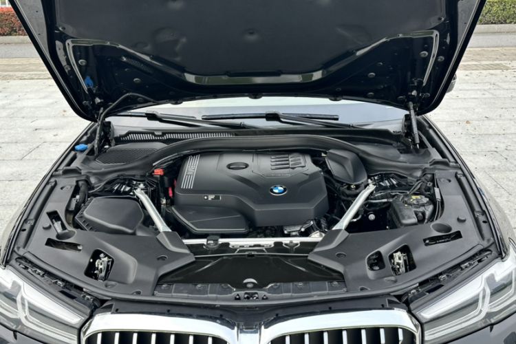 Used BMW 5 Series 2021 525Li Luxury Package Engine Bay