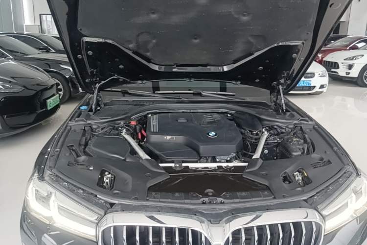 Used BMW 5 Series 2021 Updated Version 525Li Luxury Package Engine Bay