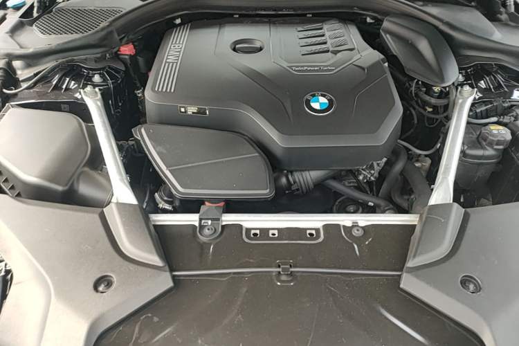 Used BMW 5 Series 2021 530Li Leading Luxury Package Engine Bay
