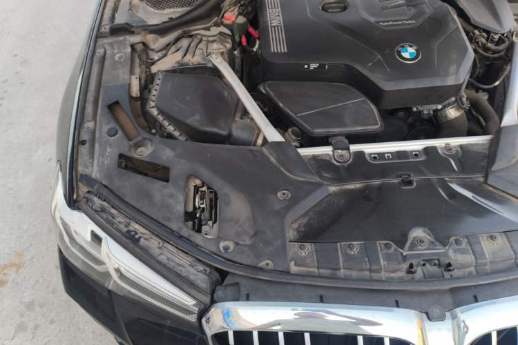 Used BMW 5 Series 2021 525Li M Sport Package Engine Bay Right