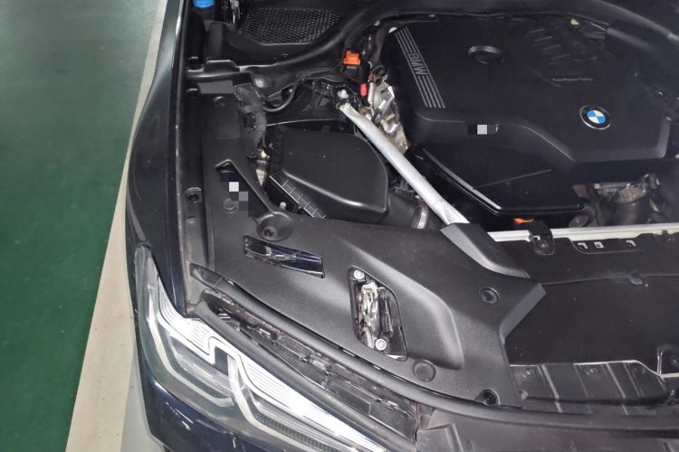 Used BMW 5 Series 2021 525Li M Sport Package Engine Bay Right