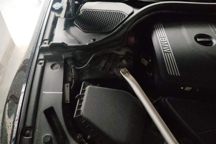 Used BMW 5 Series 2021 525i M Sport Package Engine Bay Right