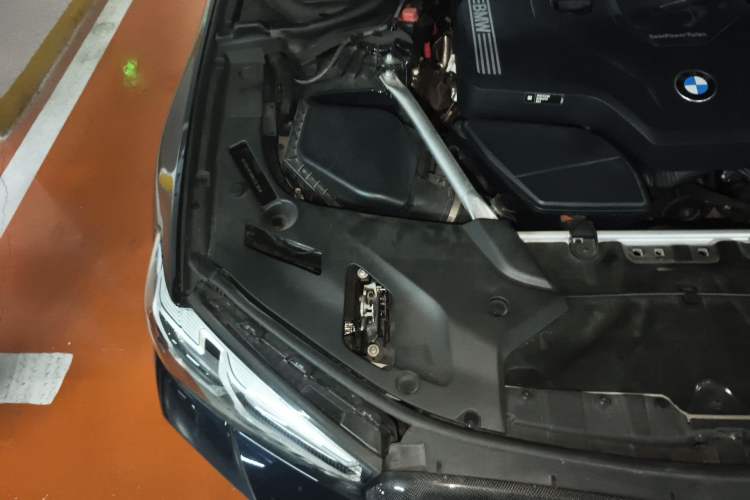 Used BMW 5 Series 2021 530Li Leading Model M Sport Package Engine Bay Right