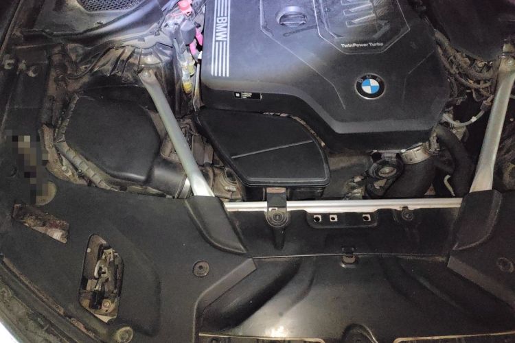 Used BMW 5 Series 2021 525Li M Sport Package Engine Bay Right