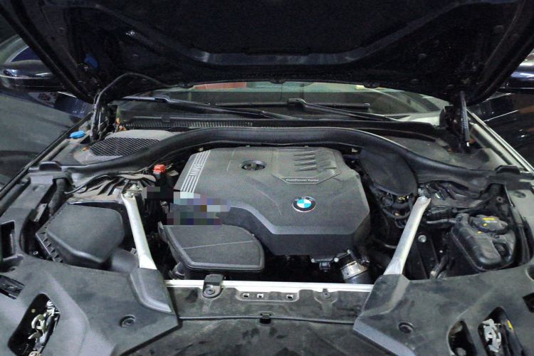 Used BMW 5 Series 2021 525Li M Sport Package Engine Bay Right