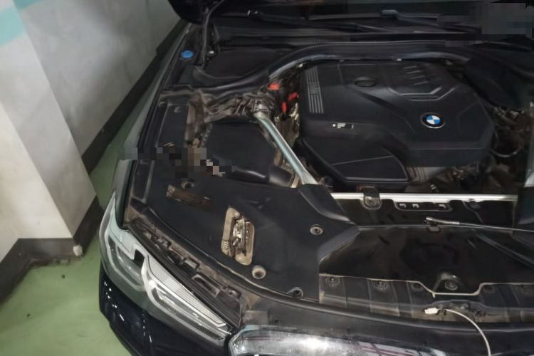 Used BMW 5 Series 2021 530Li Luxury Edition M Sport Package Engine Bay Right