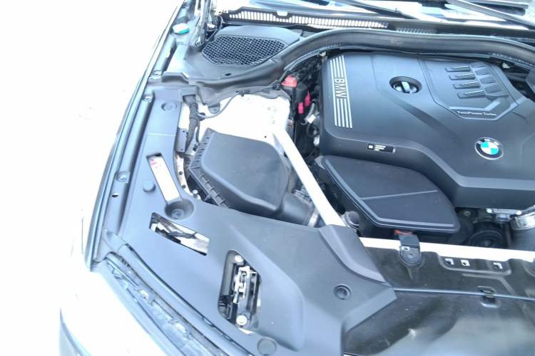 Used BMW 5 Series 2021 525Li M Sport Package Engine Bay Right