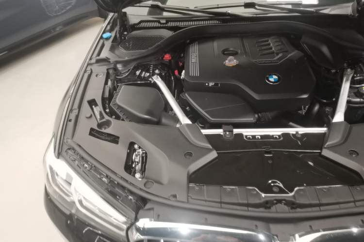 Used BMW 5 Series 2021 530Li Luxury Edition Premium Package Engine Bay Right