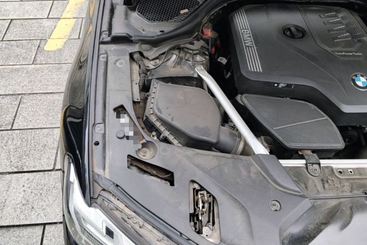Used BMW 5 Series 2021 525Li Luxury Package Engine Bay Right