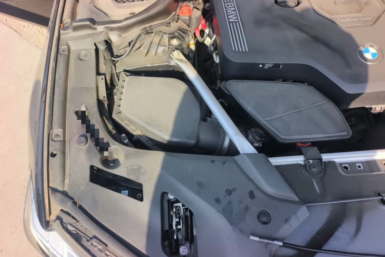 Used BMW 5 Series 2021 525Li M Sport Package Engine Bay Right