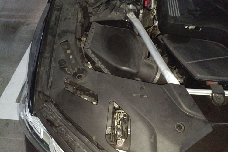 Used BMW 5 Series 2021 525Li M Sport Package Engine Bay Right