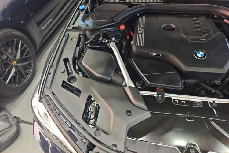 Used BMW 5 Series 2021 530Li Luxury Edition M Sport Package Engine Bay Right